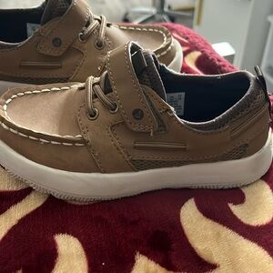 Boy’s Sperry Bowfin shoes